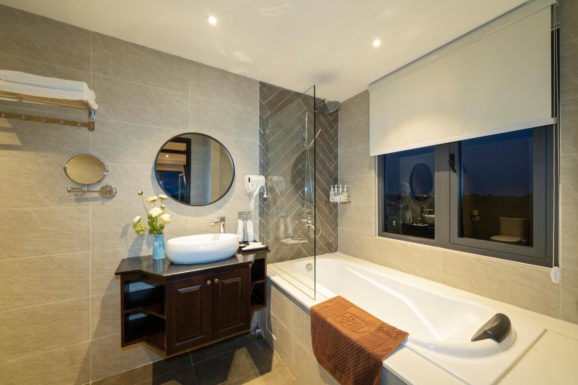 Eco Lux Riverside Hotel & Spa Hoi An Bagian luar foto